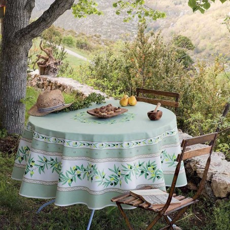 A 70 inch round tablecloth with accessories and 2 colors available