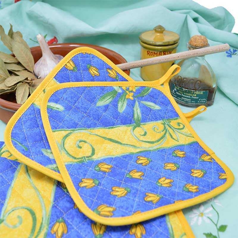 Cute cotton potholders to bring the cicada of Provence to your kitchen