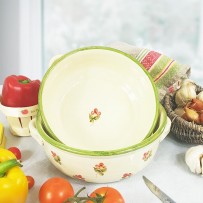 Round oven dish with puppies pattern