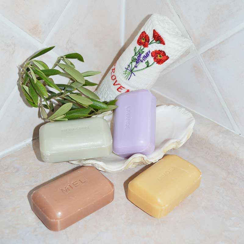 Lot de 4 savons de toilette douche et bain