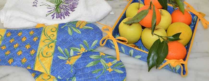 Enjoy our kitchen textiles of the best quality made in Provence !